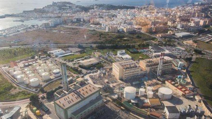 Vista aérea de la central térmica de Endesa en Vila.