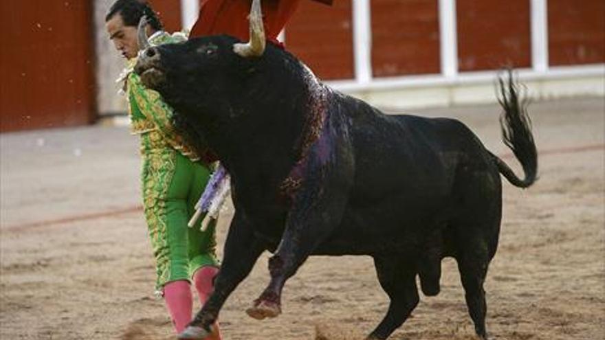 Dos orejas al temple de Perera