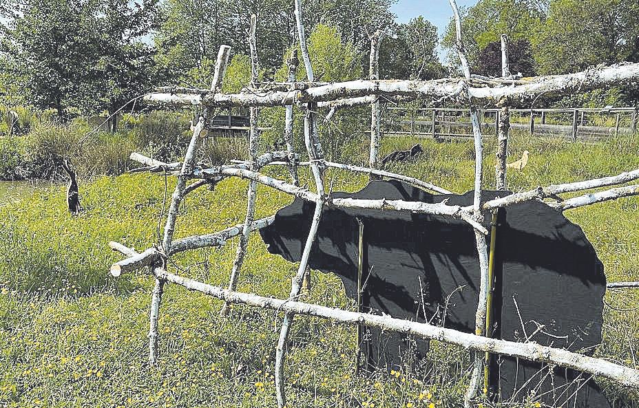 La fauna del artista asturiano Vicente Pastor invade la campiña francesa: esta es su impactante exposición