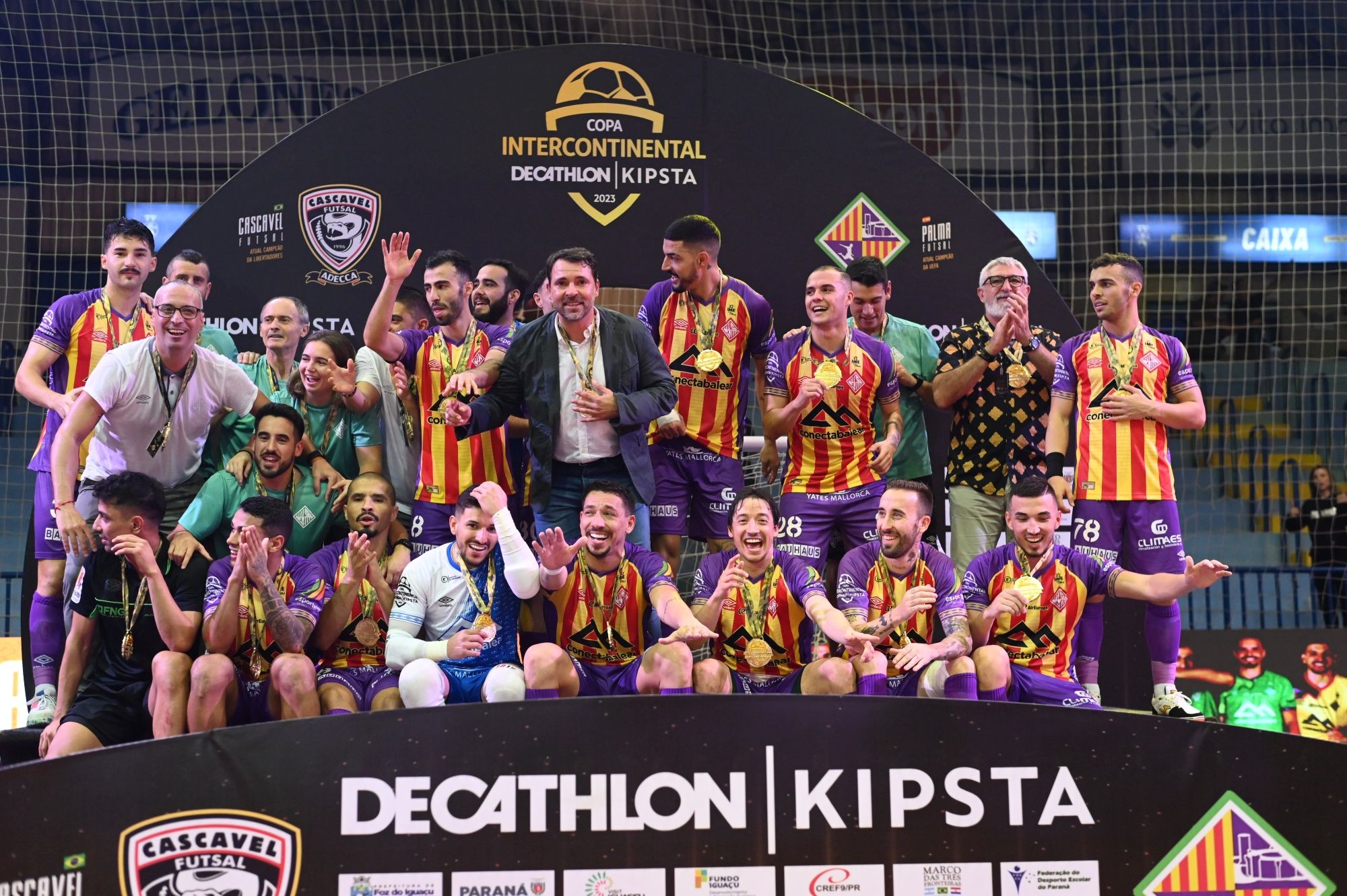 Las imágenes del Palma Futsal celebrando su título en la pista