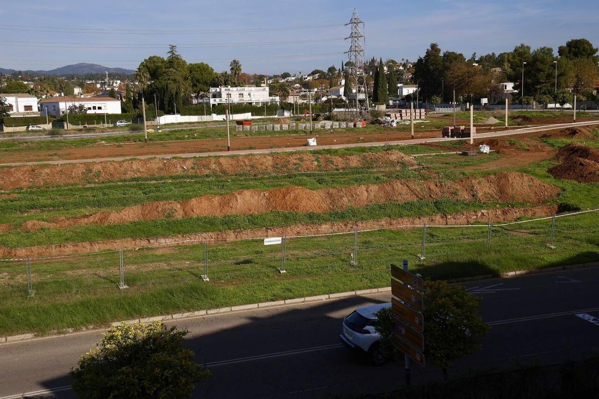 Zona excavada en la avenida de la Arruzafilla, donde irá la ronda Norte
