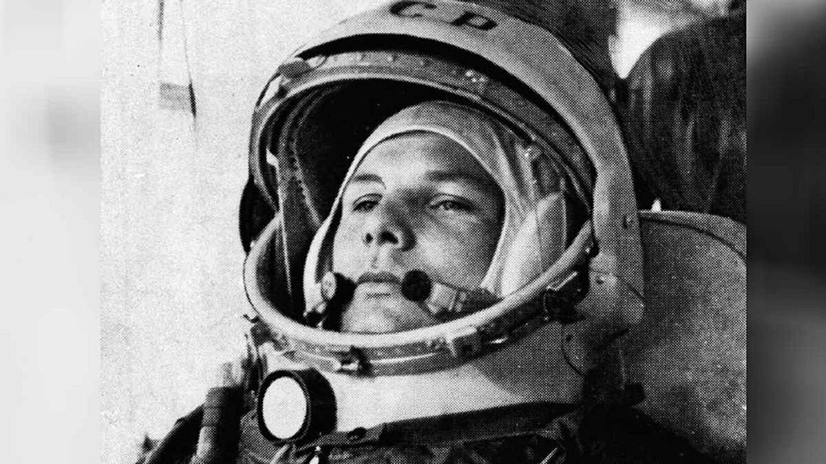 Yuri Gagarin en su módulo espacial