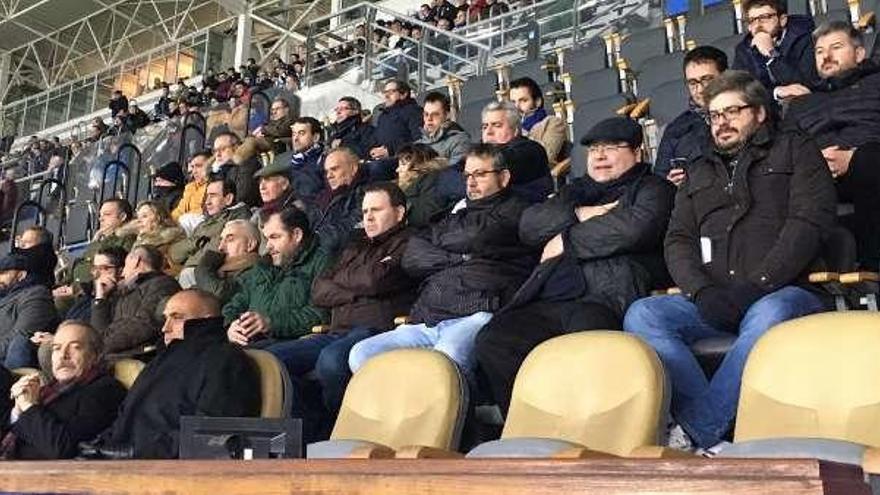 Imagen del palco del Carlos Tartiere, ayer, durante el partido.