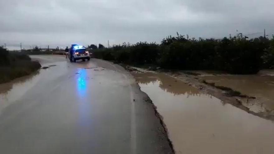 El Camino del Reguerón, cortado por las lluvias