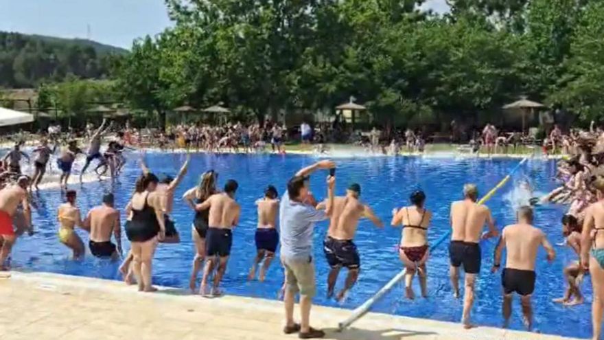 Vilanova del Camí recapta 600€ pel «Mulla’t» a la piscina de Can Titó | Ajuntament de Vilanova del Camí