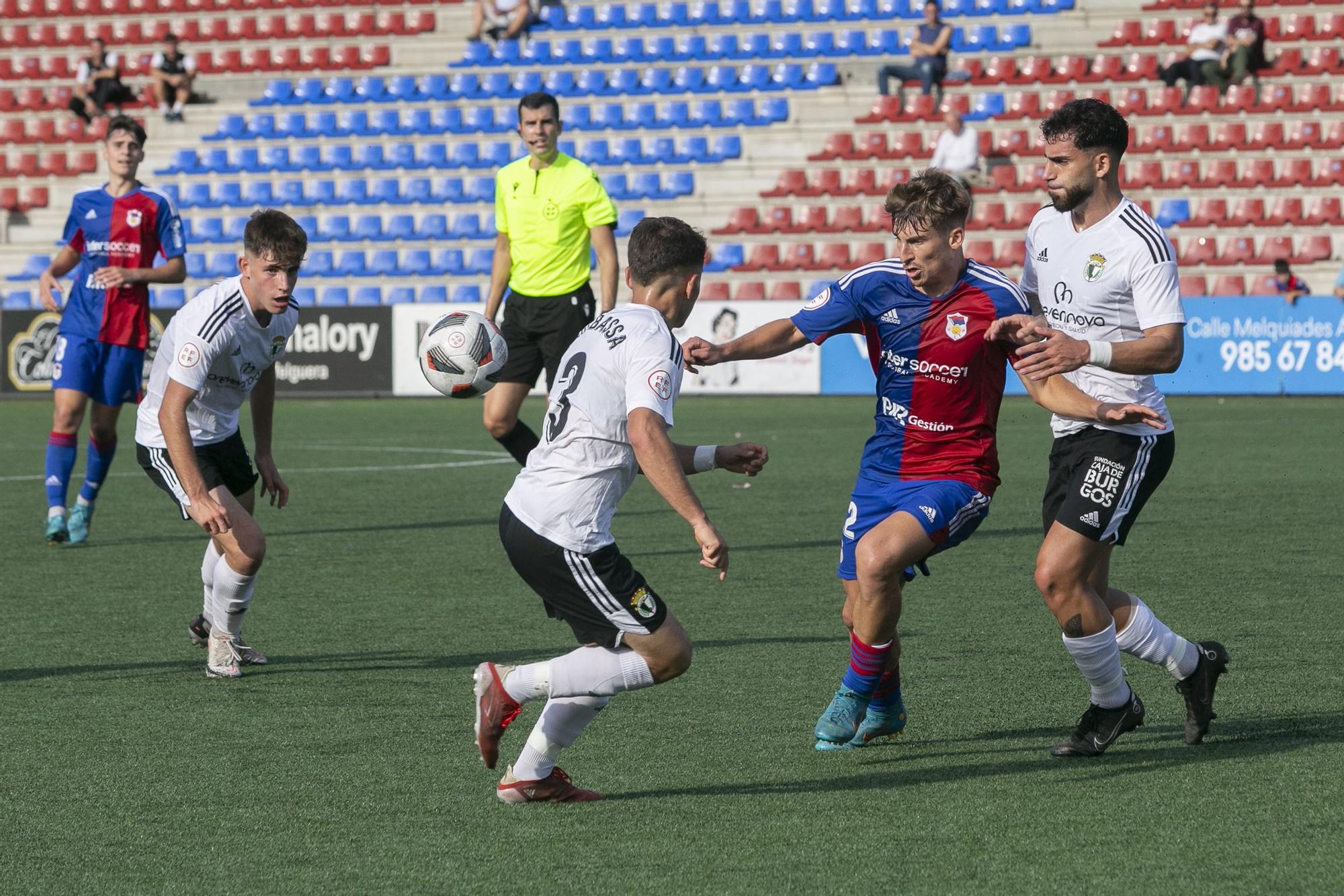 Todas las imágenes de la jornada de domingo de los asturianos en Segunda RFEF