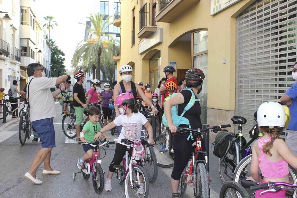Cadena ciclista organizada en Ontinyent en el Día Mundial de la Bici