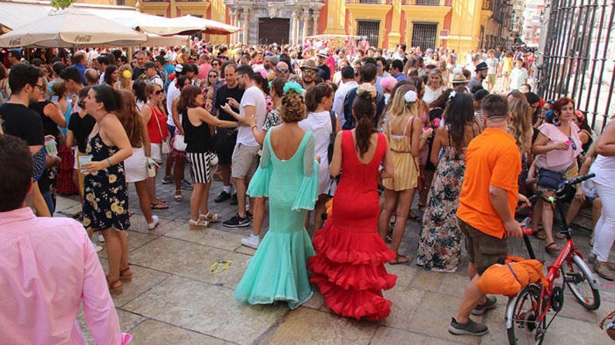 Ambiente en el primer día de Feria en el centro.