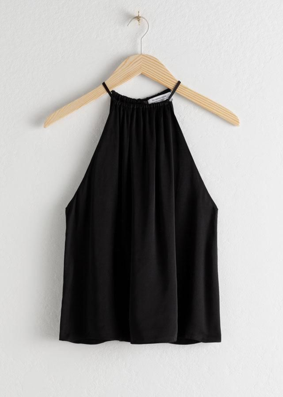 Top negro de escote halter de &Other Stories