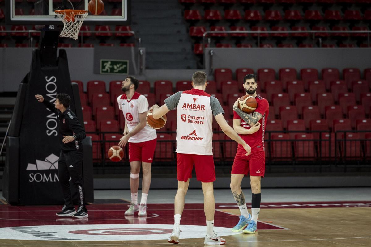 ENTRENAMIENTO DEL CASADEMONT ZARAGOZA MASCULINO