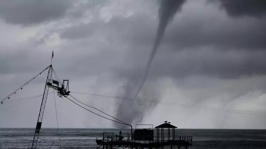 Los 250 cazadores de tornados de Alicante