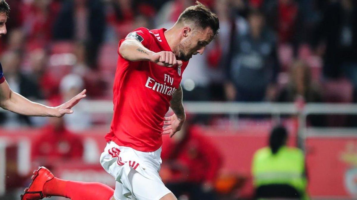 Seferovic dio los tres puntos a los de Bruno Lage