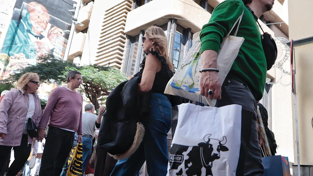 Jornada de compras en Santa Cruz de Tenerife.