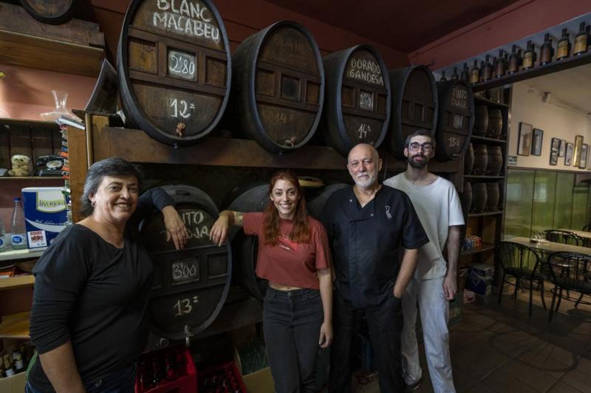Manolo, Sílvia y su hija Alba.