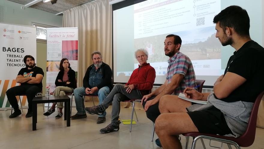 Pagesia, tècnics i administració debaten sobre les dificultats del relleu agrari a Castellnou de Bages