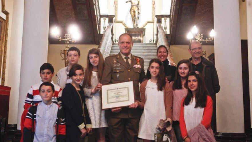 Alumnos de Escuelas Pías ganan el premio Ejército 2013