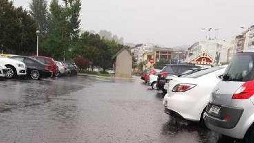 Inundación, ayer, en el centro.