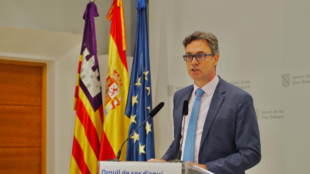 El portavoz Antoni Costa, durante la rueda de prensa posterior al Consell de Govern celebrada esta mañana