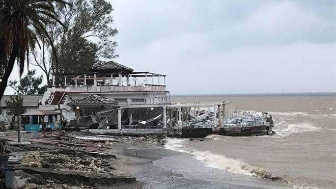 La tormenta destroza los Baños del Carmen