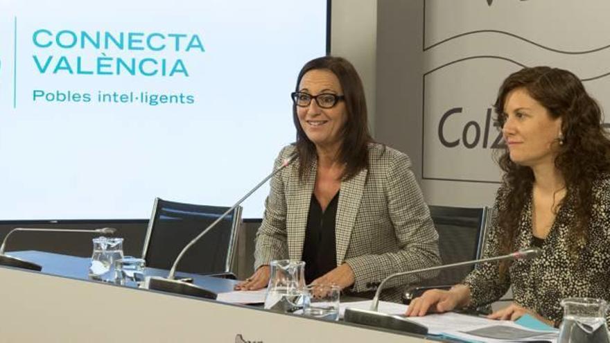 La vicepresidenta, Maria Josep Amigó, y la diputada Mentxu Balaguer, ayer, al presentar las ayudas.