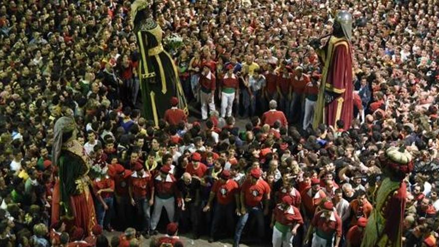 Els gegants ballen al so d&#039;una peça de Springsteen