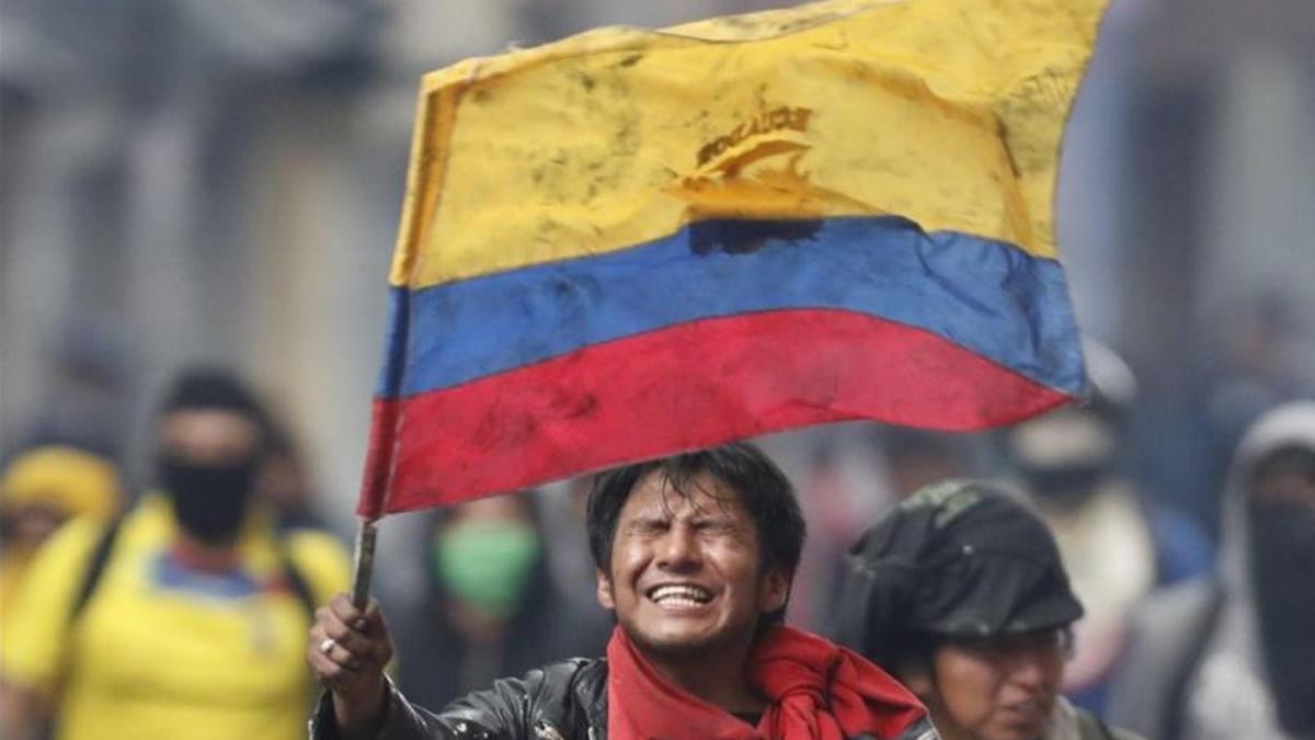 ecuador-bandera-protestas-efe