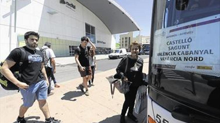 El boicot a los servicios mínimos obliga a anular 5 trenes entre Castellón y Valencia