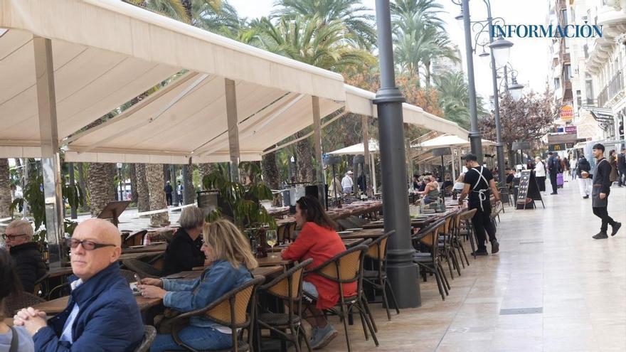 Los hosteleros de Alicante piden cierre general de terrazas los días de viento para que no haya “injusticias” entre negocios