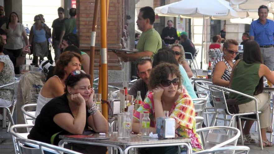 El verano incrementa hasta un 70% la demanda en bares y restaurantes en Mérida