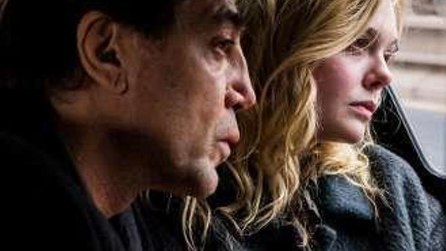 Javier Bardem y Elle Fanning.