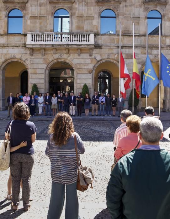 Minuto de silencio en Gijón