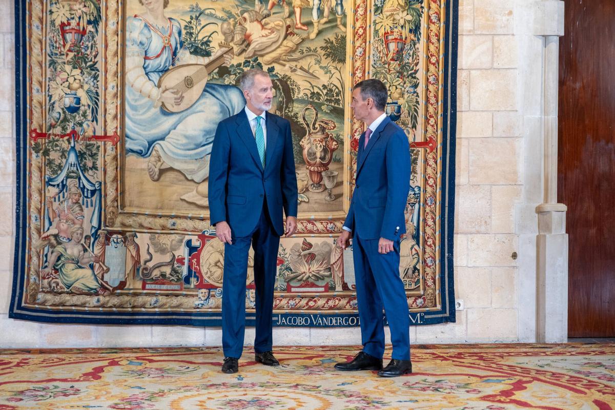PALMA. Despacho en la Almudaina con el rey y el presidente del gobierno.