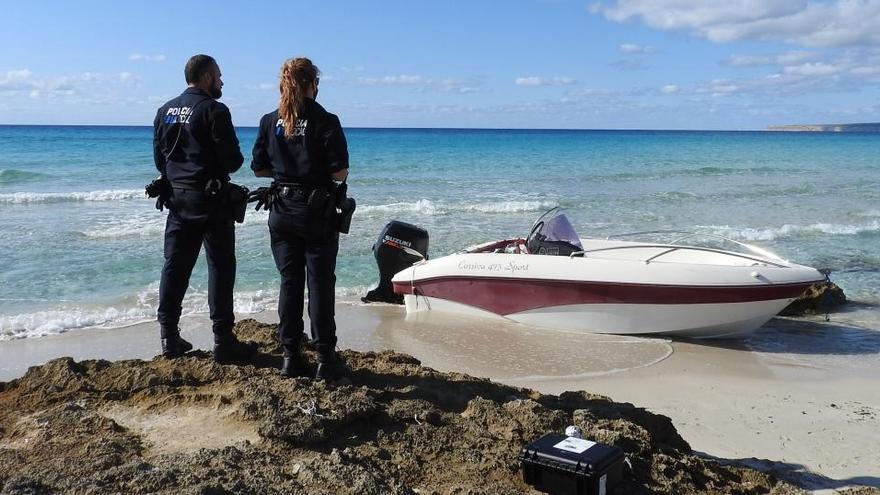 Archivbild: Nach so einem Boot suchen die Behörden zur Zeit noch.