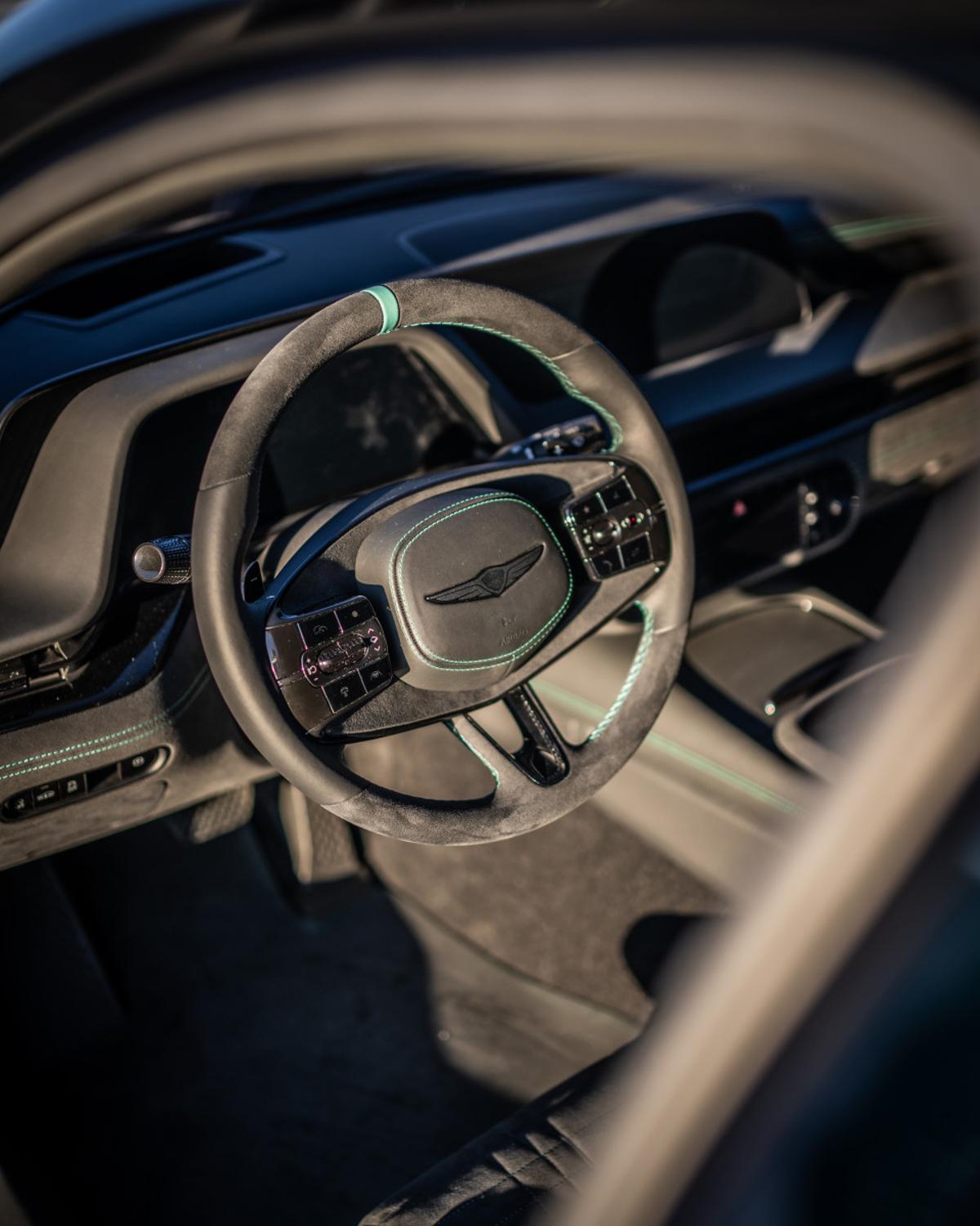 Nuevo Genesis G90 Wingback Concept