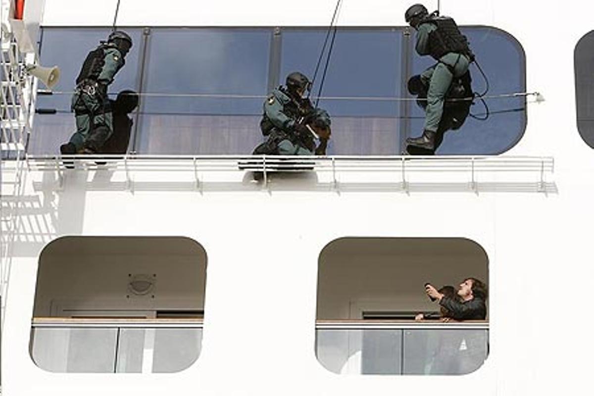 El port exhibeix l’eficàcia dels seus protocols de seguretat en un simulacre.