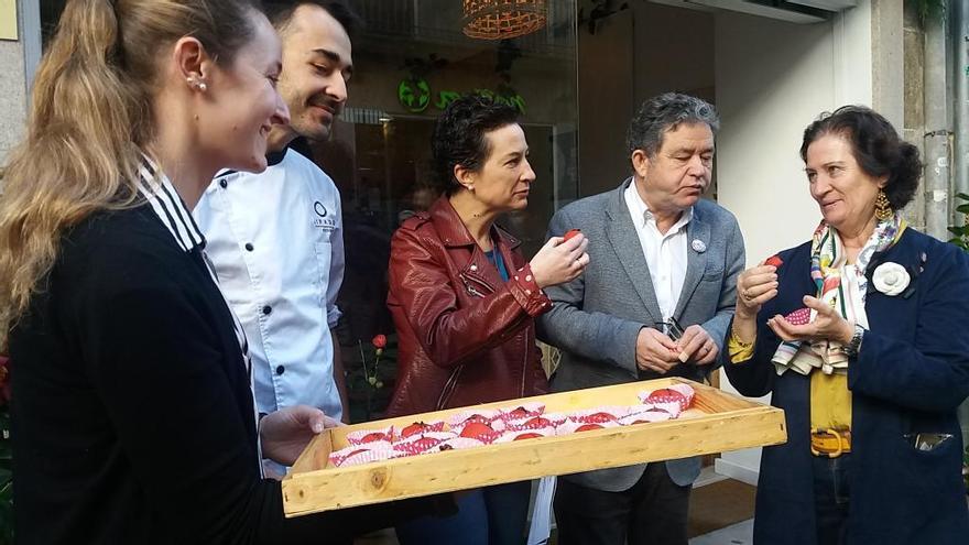 Momento de la presentación del fotocol en Michelena, 13