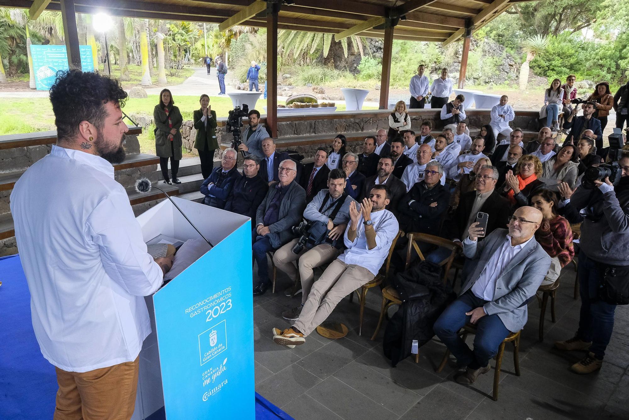 El Cabildo de Gran Canaria homenajea a los galardonados con las Guías Michelin y Repsol 2023