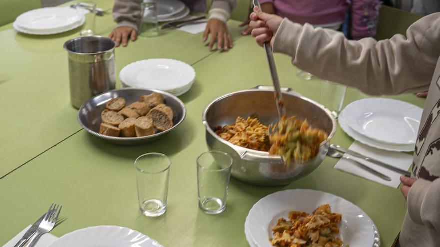 El menú escolar limita els fregits i acomiada els ultraprocessats