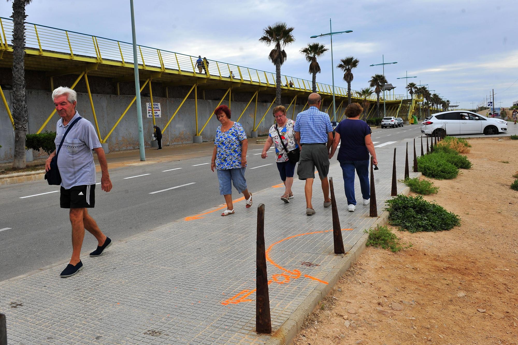 Un conductor ebrio atropella a media docena de personas de madrugada en una zona de ocio de Torrevieja