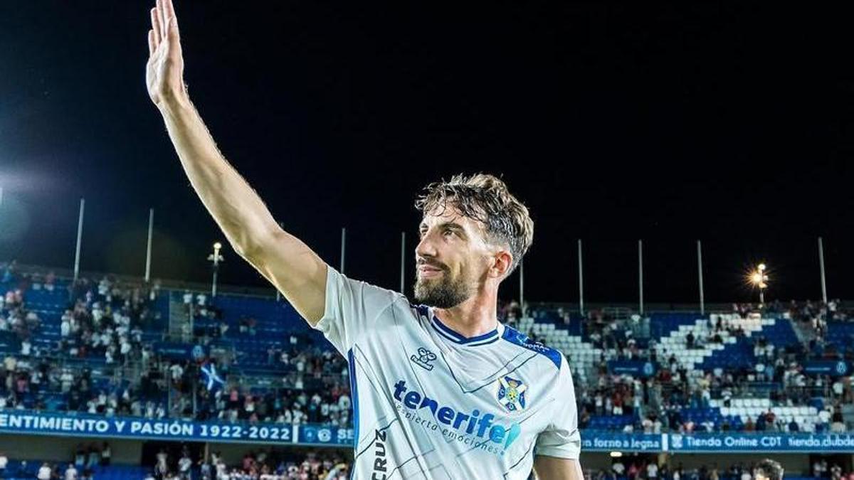 Javi Pérez, en el Rodríguez López después de un partido de Primera Federación