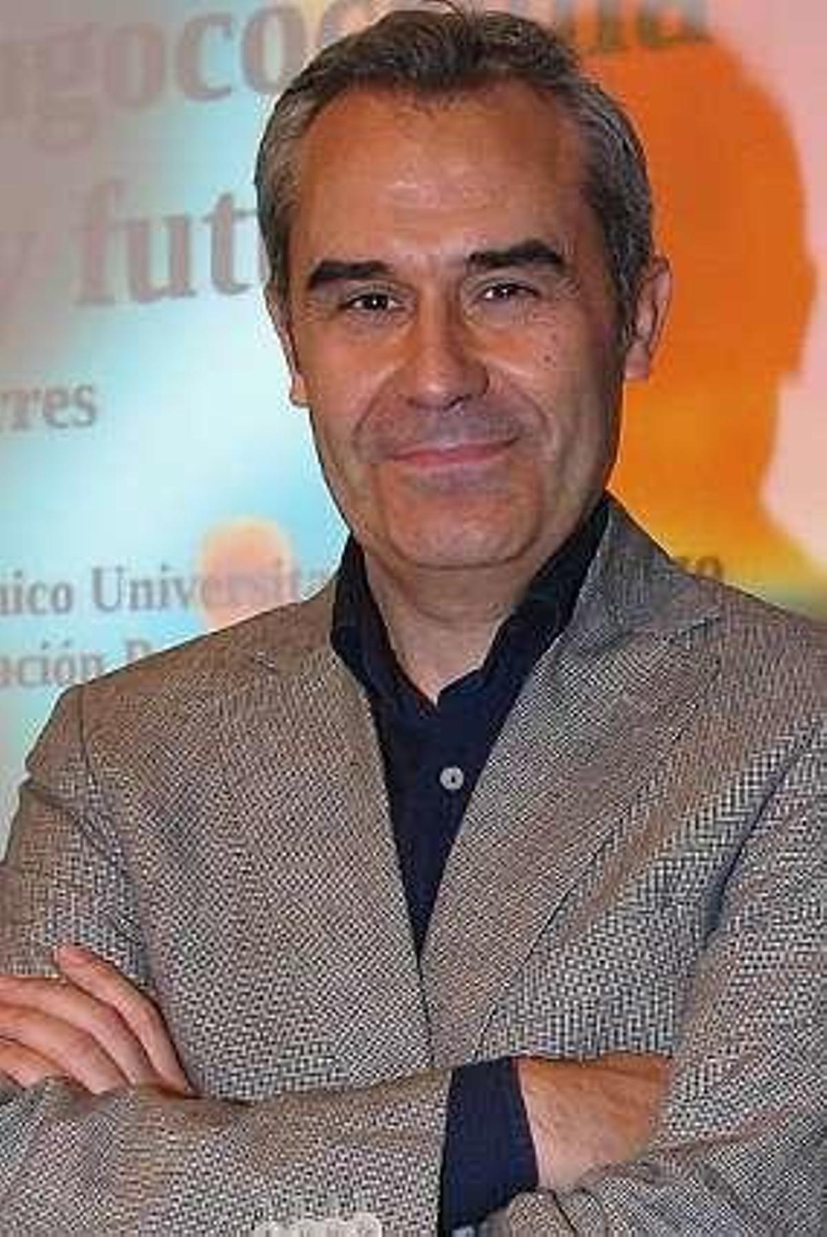 Juan Sánchez Lastres: "Es una irresponsabilidad de los padres y una postura egoísta: la vacuna es un derecho del niño"