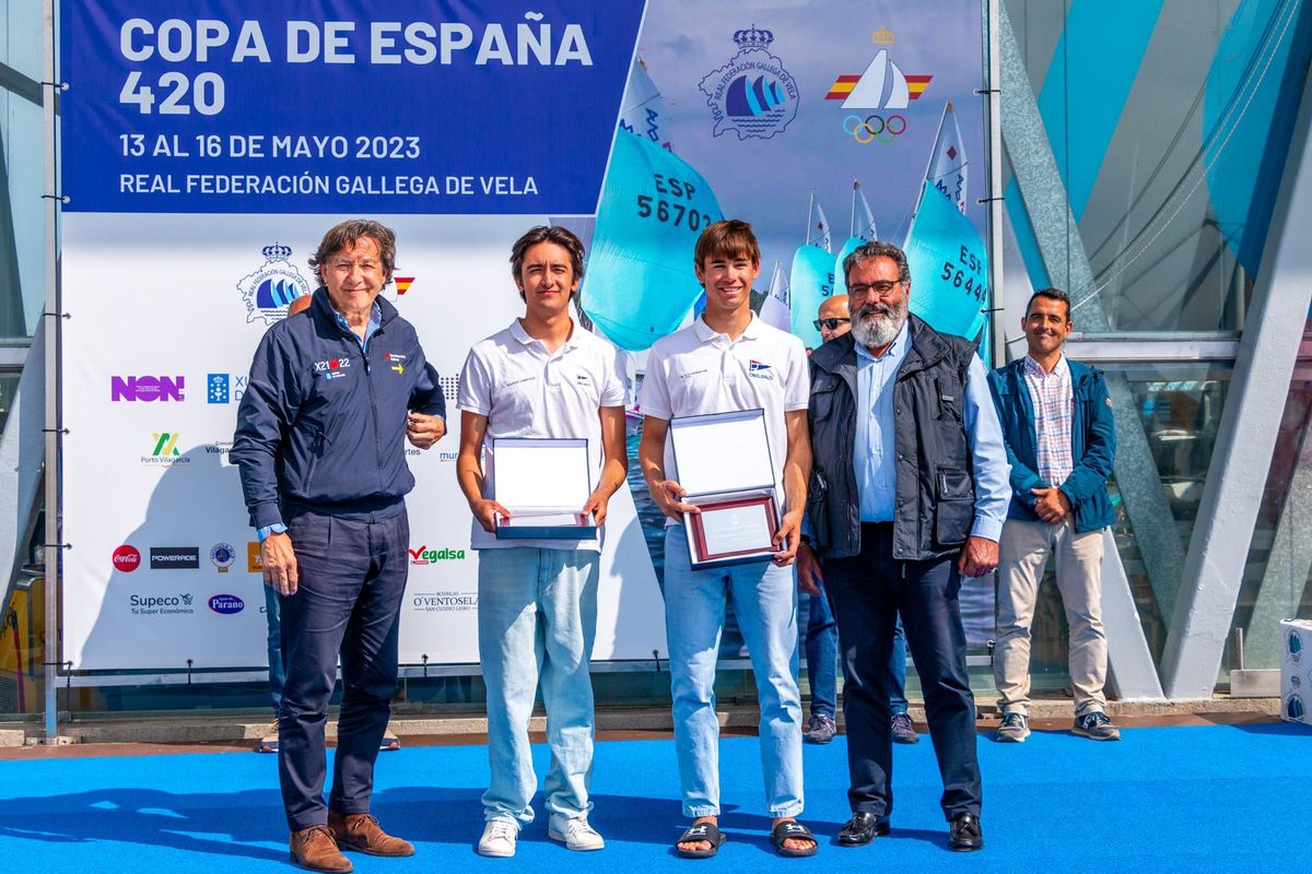La tripulación catalana vencedora en categoría absoluta.