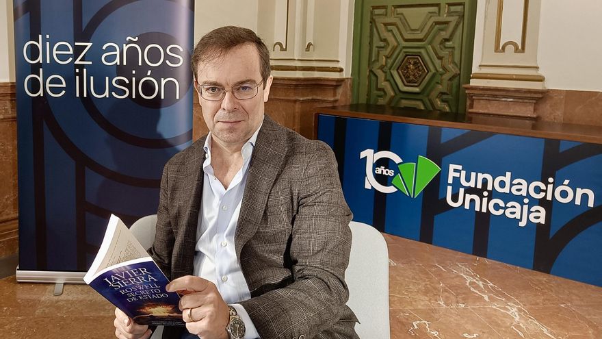 Javier Sierra: &quot;La política intenta sofocar al cuarto poder, éste se debe resistir con uñas y dientes&quot;