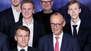 Macron (esquerra) i Merz, ahir a la cimera de sobirania digital. | FILIP SINGER / EFE