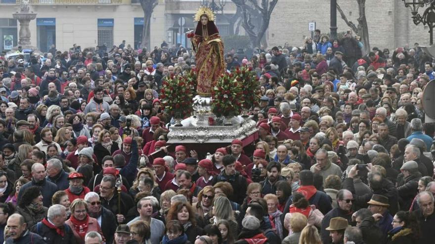 Miles de totaneros acompañan a la Santa