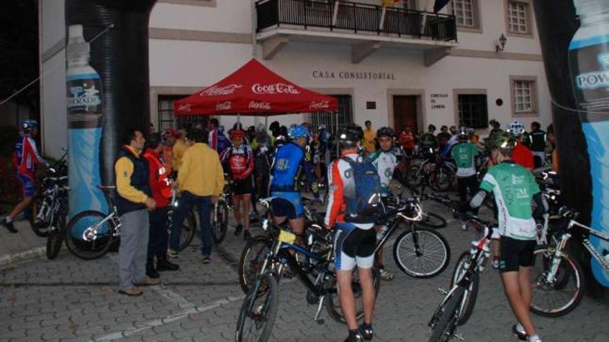 El Roteiro BTT Terra das Mariñas reunió a 400 ciclistas en Cambre