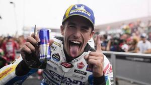 Marc Márquez muestra su felicidad tras su victoria de ayer en Misano.