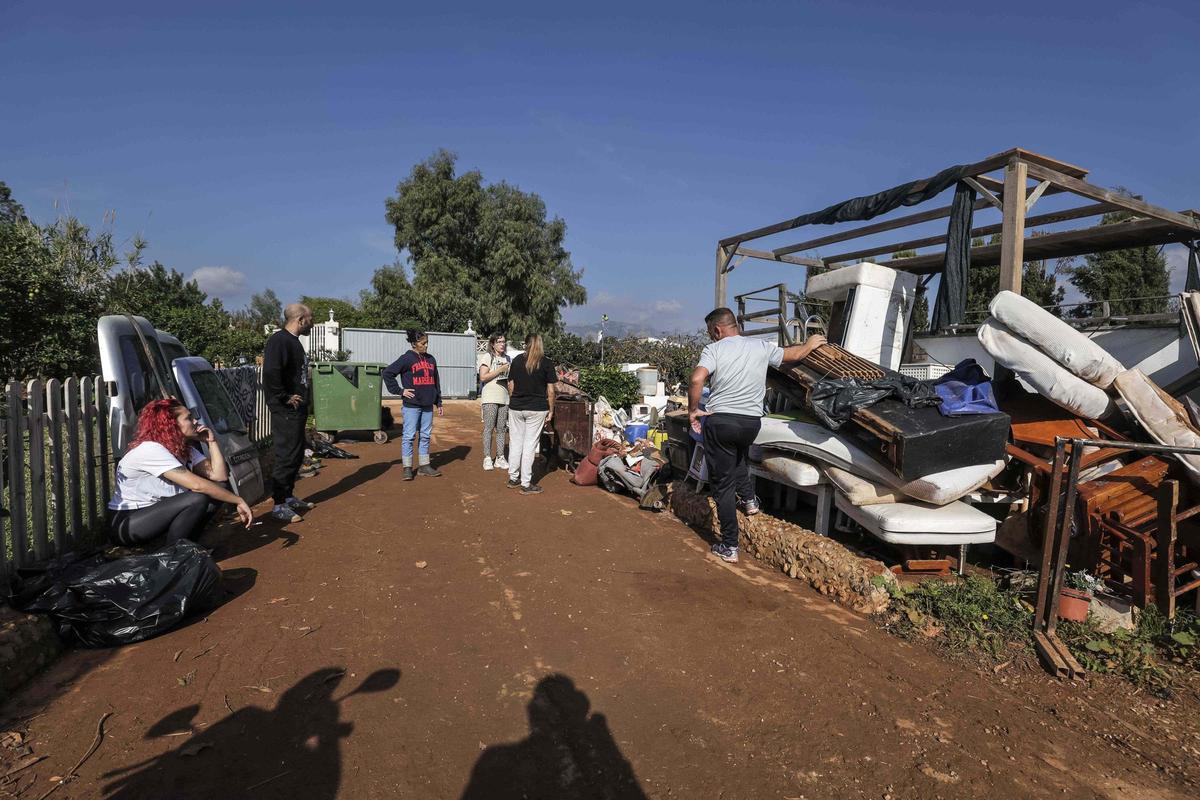 Fotos | Vecinos de Son Reus en Palma lo pierden todo tras el paso de la dana en Mallorca