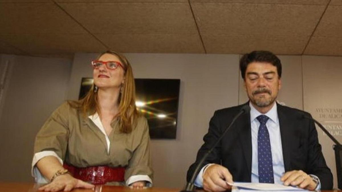 Mari Carmen de España y Luis Barcala, en una imagen de archivo.