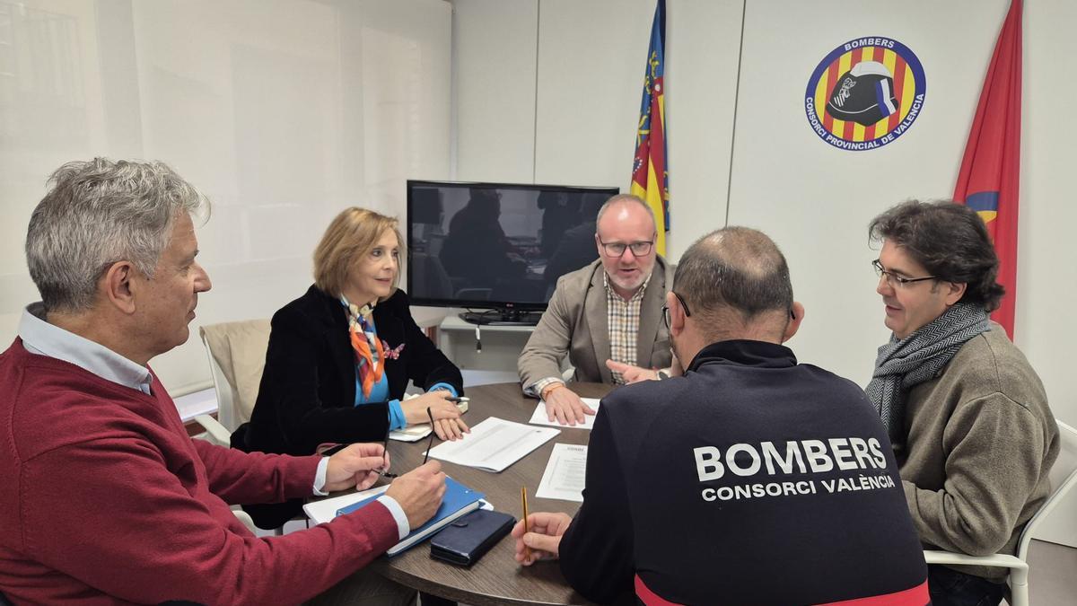 La alcaldesa de Marines se reúne con la Diputació de València para abordar los retos de la Calderona.